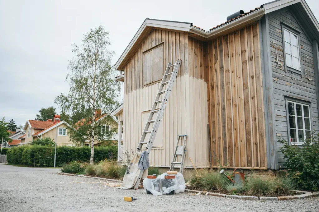 fasadm lning och tr fasad p villa r tt f rarbete panelbyte och skydd som h ller l ngre
